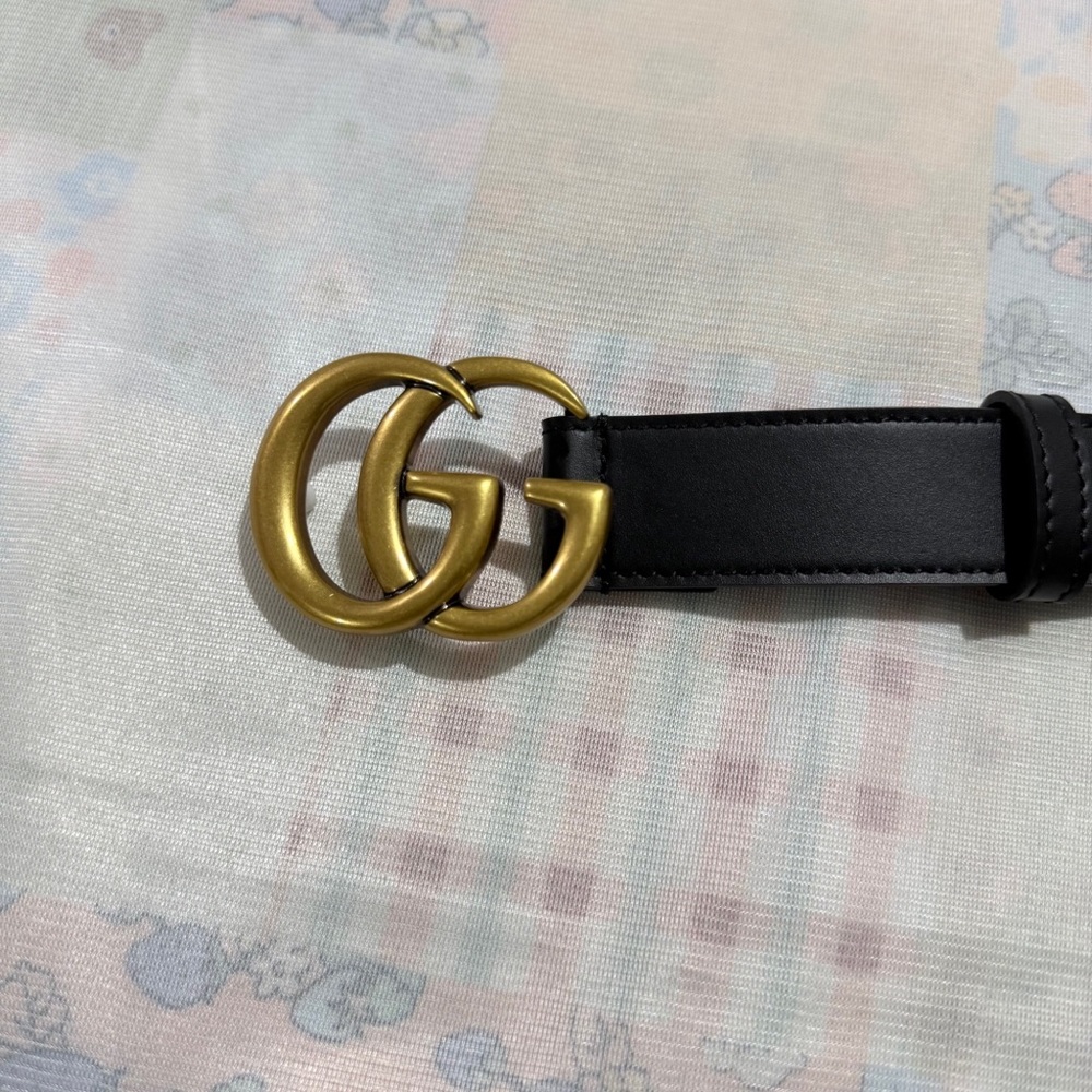 Gucci Black Leather Belt with Gold Double G Logo - Picture 3 of 8
